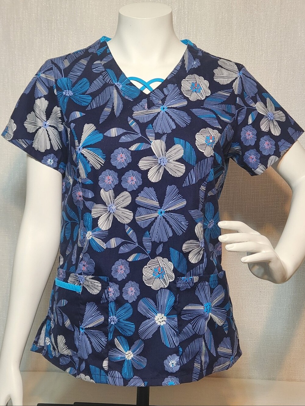 Buttersoft Scrups Top Blue Flowers Cotton Blend Small